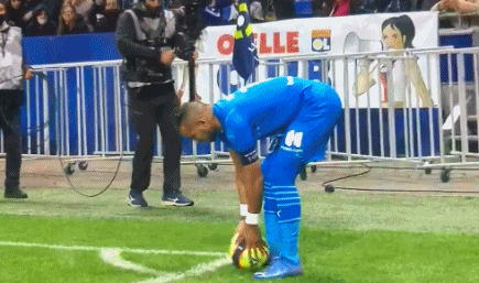 欧冠淘汰赛前瞻：曼城对阵尤文图斯,（曼城迎战尤文：欧冠淘汰赛前瞻）