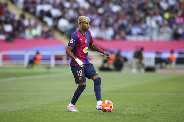 北德容传人！官方：迭戈·戈麦斯对维尔茨的犯规未使用过度力量，非红牌犯规（官方判定：迭戈-戈麦斯对维尔茨的犯规未属过度用力，不达红牌标准）