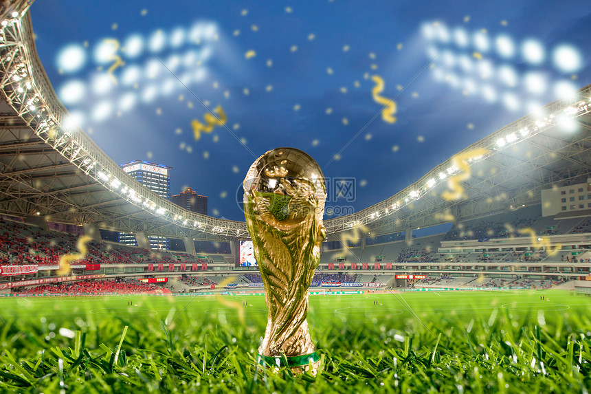 记者：李可并未参加申花赛前合练，明天能否首发存疑