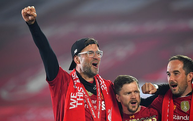 体育精神，霍伊伦祝贺麦克托米奈和苏格兰晋级世界杯