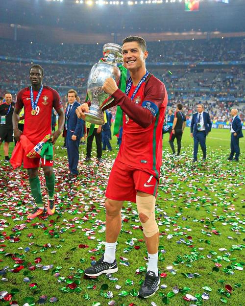 世欧预半场：莱万头球建功，波兰暂1-1马耳他（半场战况：莱万头球破门，波兰与马耳他1-1暂平）