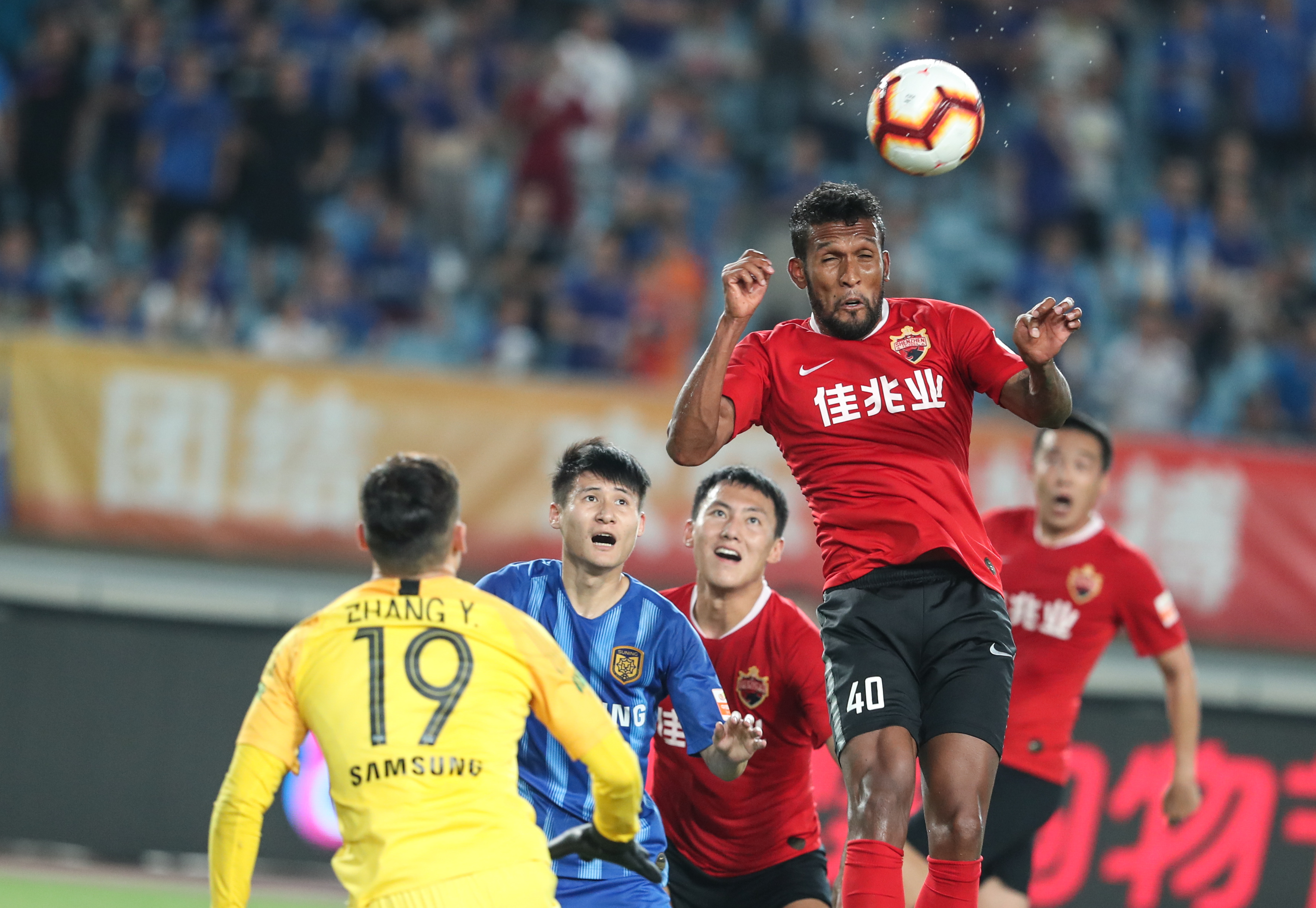 中国足球2025低迷成绩汇总，激励2026，多线出战期待反弹（2025中国足球低迷盘点：以挫为励冲刺2026，多线征战期待回暖）