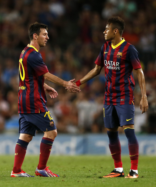 足球中超球队宣布签下五大联赛中场悍将