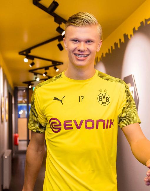 内维尔：顶级联赛中输球是正常现象，阿森纳不应因此慌乱