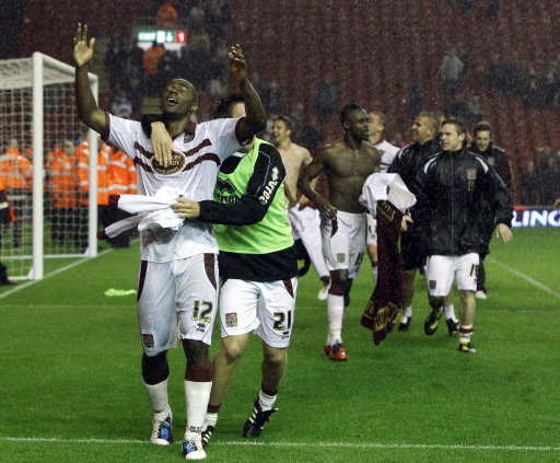 活久见！莱亚利是意甲近31年来第二位开场3分钟染红的门将（罕见一幕：莱亚利成近31年意甲第二位开场3分钟被罚下的门将）