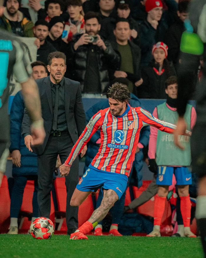 欧文谈萨拉赫言论：这是团队运动，真的不应该公开说那些话