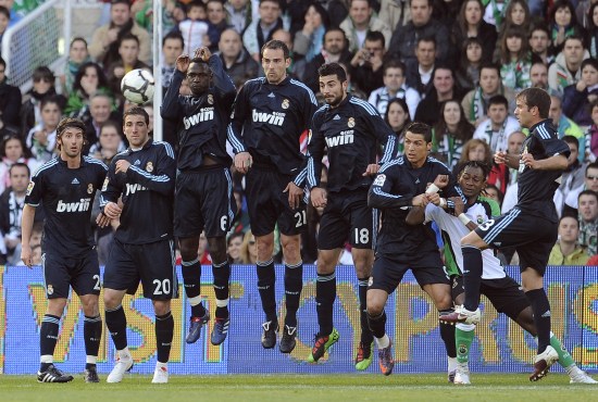 无逆转，不欧冠！今夜5场逆转！拜仁、巴萨皆率先丢球但最终取胜（逆转定义欧冠：今夜5场翻盘，拜仁与巴萨先丢球终取胜）