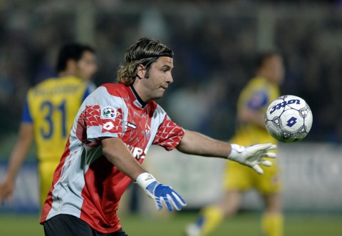 意甲战报：贝内德扎克点射、恩佐拉直红，比萨0-1帕尔马（意甲快讯：贝内德扎克点球建功、恩佐拉直红，比萨0-1帕尔马）