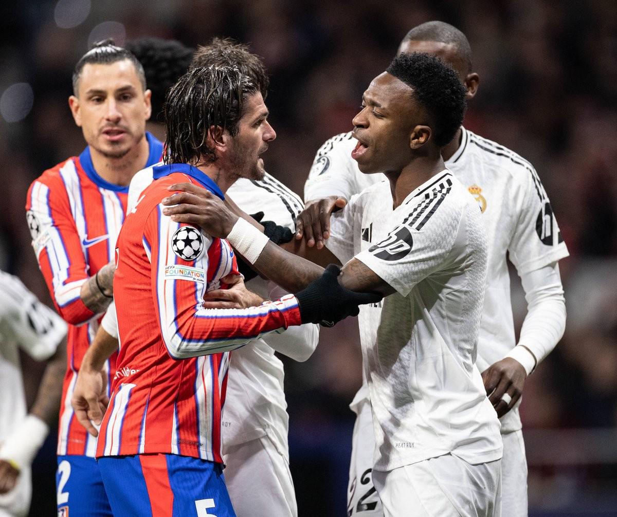 篮球勇士球队轮换阵容优化