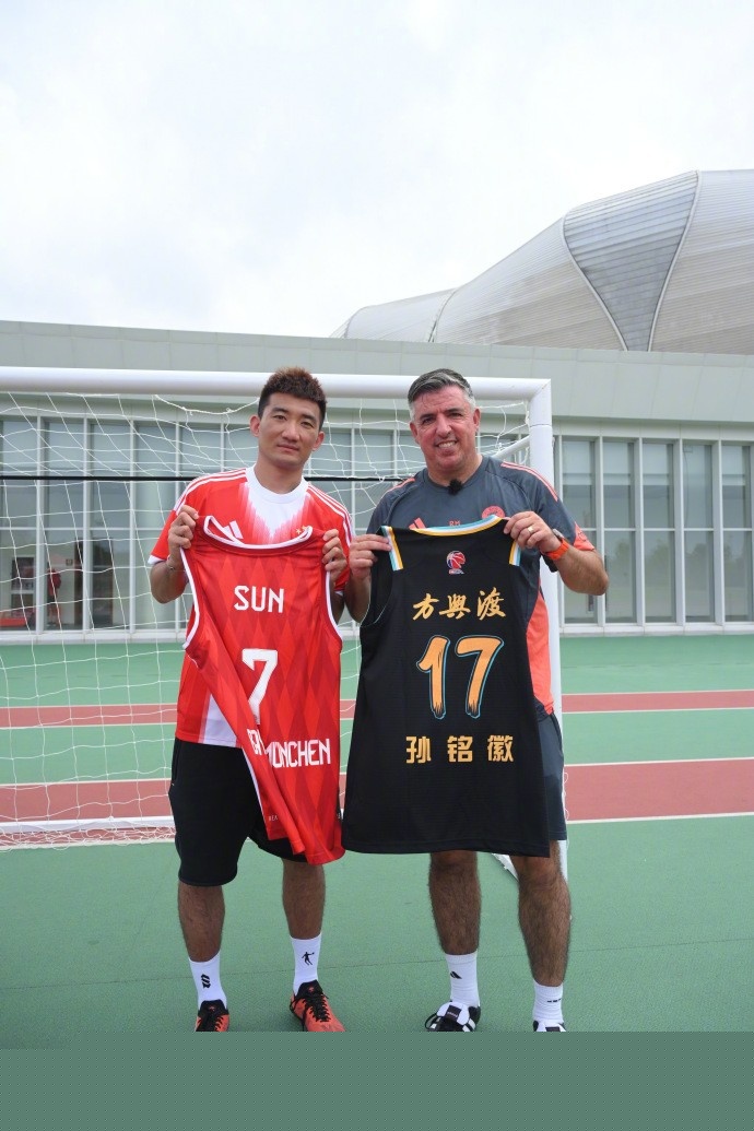 皇家马德里大胜毕尔巴鄂，西甲争冠形势再起波澜