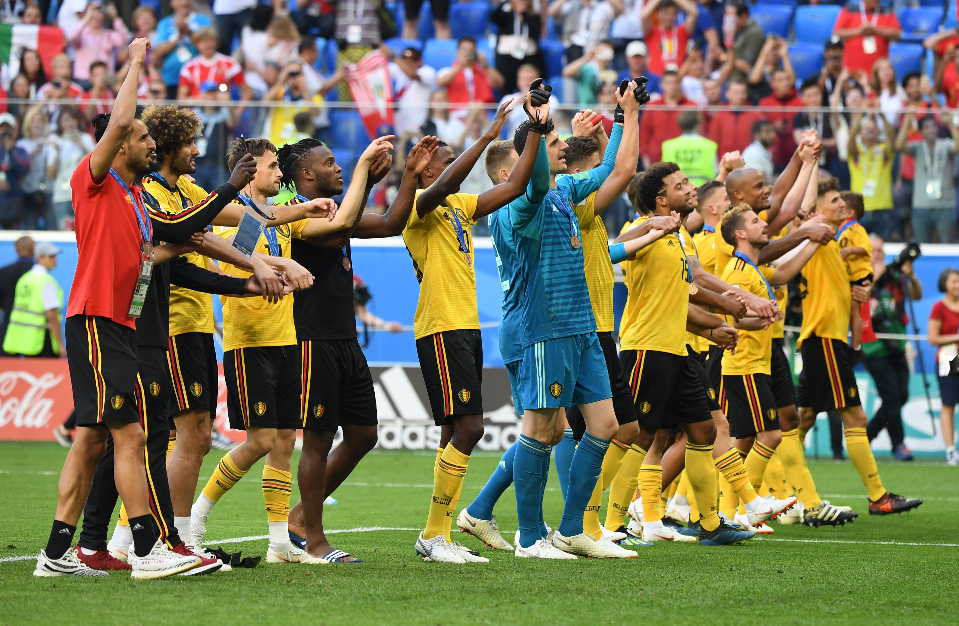 亚冠最新积分战报 成都蓉城上海海港无力赢球 中超三强继续垫底（亚冠积分最新形势：成都蓉城、上海海港未能取胜，中超三强仍垫底）